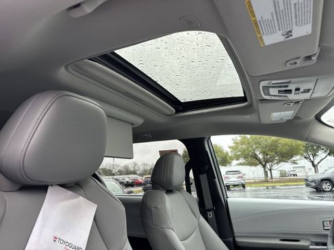 New 2025 Toyota Sienna XLE w/ XLE Plus Package image 38