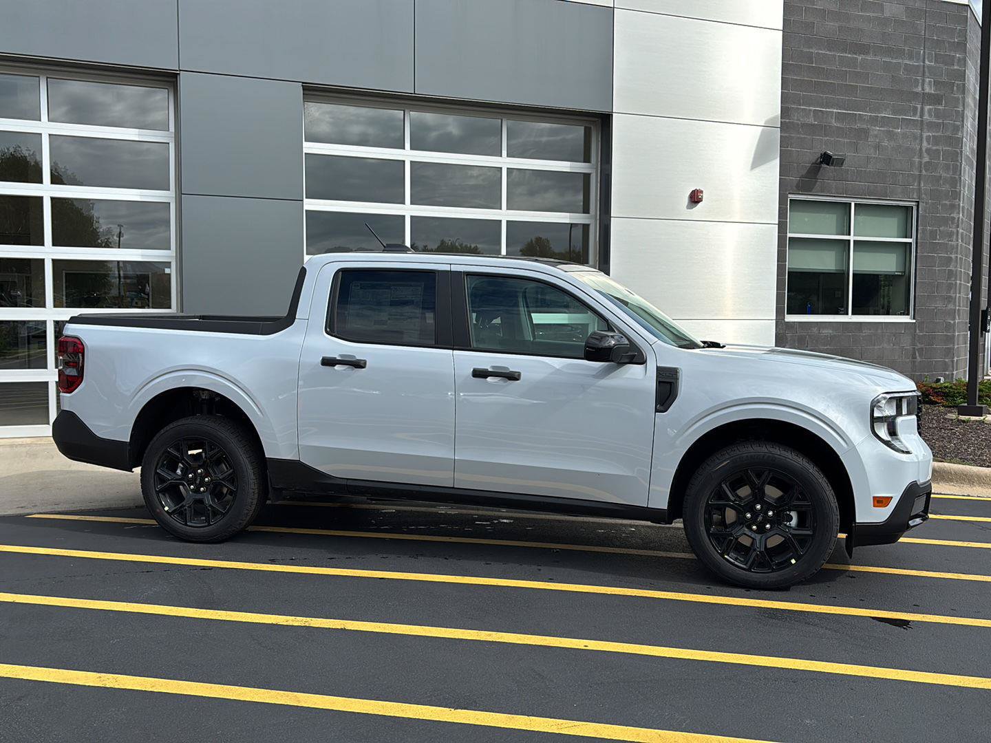 New 2026 Ford Maverick XLT w/ XLT Luxury Package AWD/4WD image 5