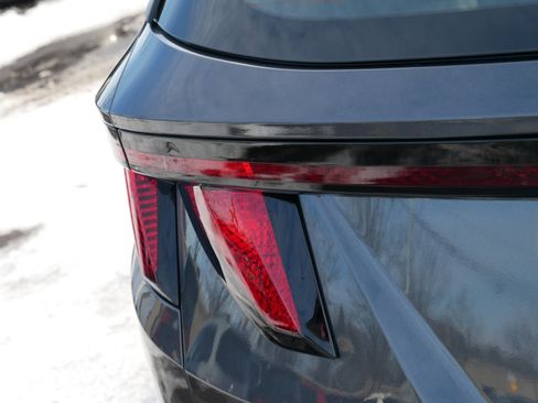 Used 2022 Hyundai Tucson SE image 17