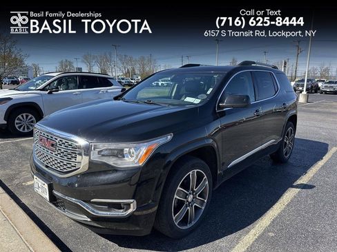 Used 2017 GMC Acadia Denali w/ Technology Package AWD/4WD image 1