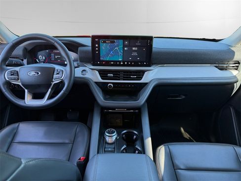 Used 2025 Ford Explorer Active w/ Active Comfort Package image 10