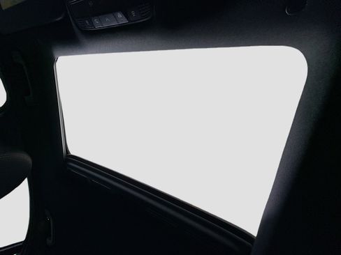 Used 2021 Mercedes-Benz C 300 Sedan w/ Premium Package image 41