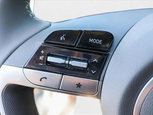 New 2025 Hyundai Elantra SEL image 14