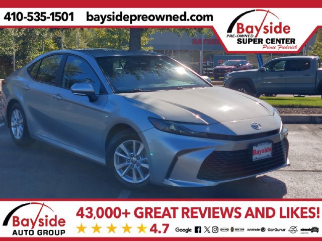 Used 2025 Toyota Camry LE FWD image 1