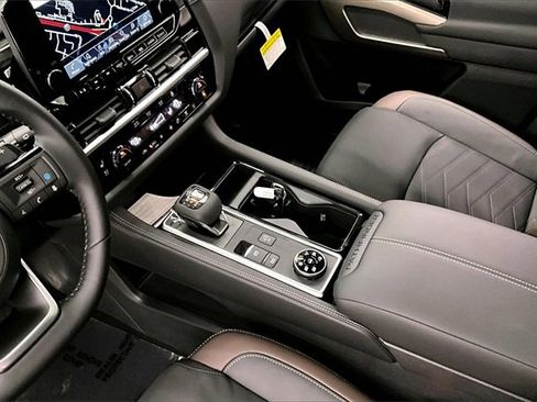 New 2025 Nissan Pathfinder Platinum w/ Lighting Package (N93) image 8