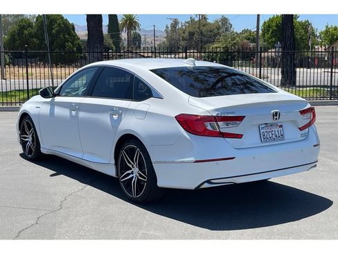 Certified 2022 Honda Accord Touring image 3