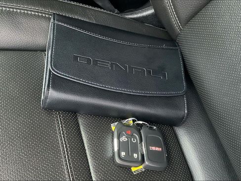 Used 2020 GMC Sierra 1500 Denali w/ Denali Ultimate Package AWD/4WD image 11