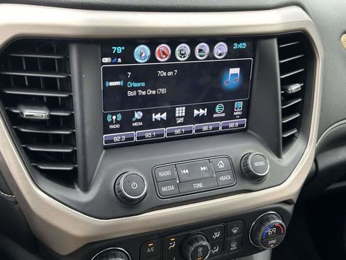 Used 2019 GMC Acadia Denali w/ Technology Package FWD image 26