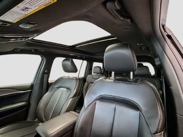 Used 2024 Jeep Grand Cherokee L Limited AWD/4WD image 18