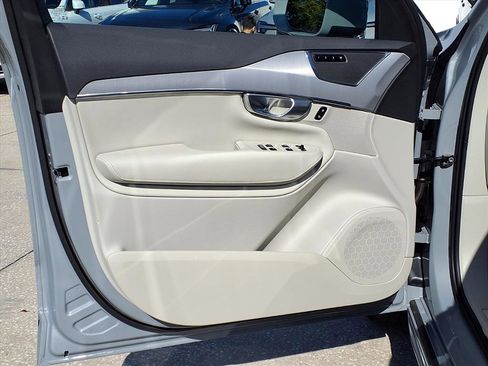 Used 2024 Volvo XC90 B5 Core w/ Protection Package Premier image 23