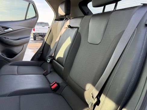 Used 2022 Buick Encore GX Select w/ Safety Package II image 17