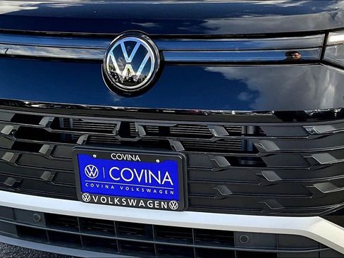 New 2026 Volkswagen Tiguan SE image 30