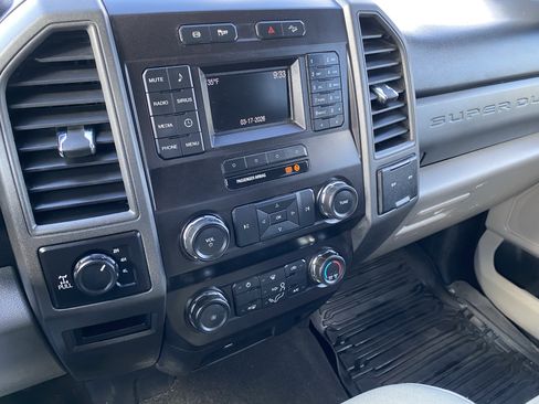 Used 2019 Ford F250 XL w/ STX Appearance Package image 11