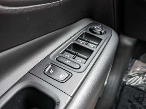 Used 2023 Jeep Renegade Latitude AWD/4WD image 20