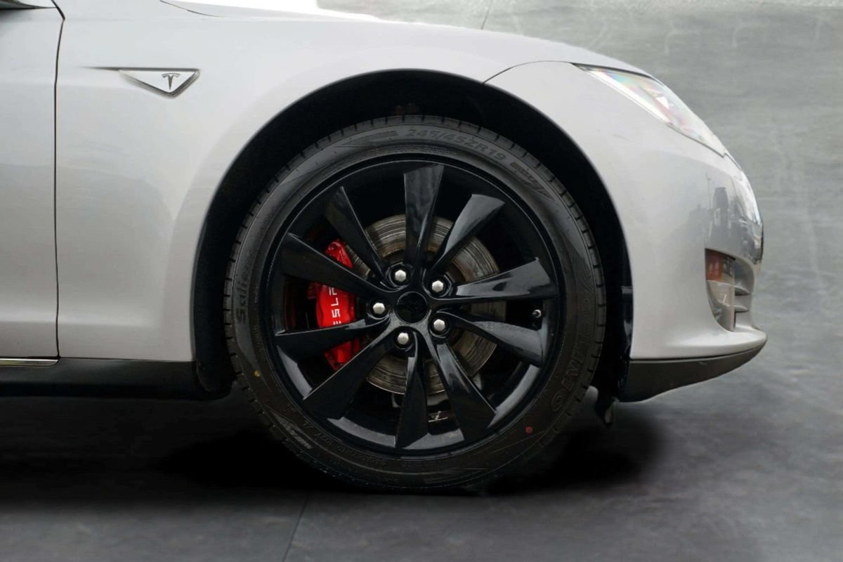 Used 2013 Tesla Model S RWD image 9