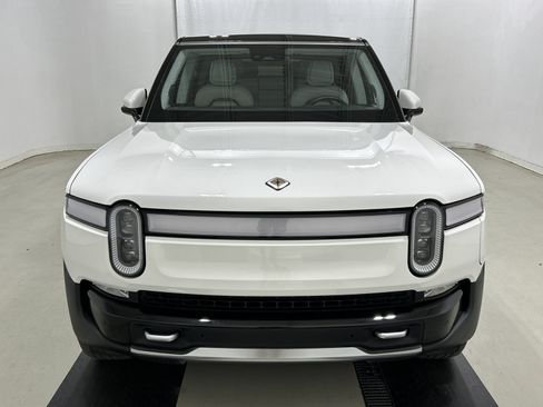 Used 2024 Rivian R1S Adventure AWD/4WD image 8