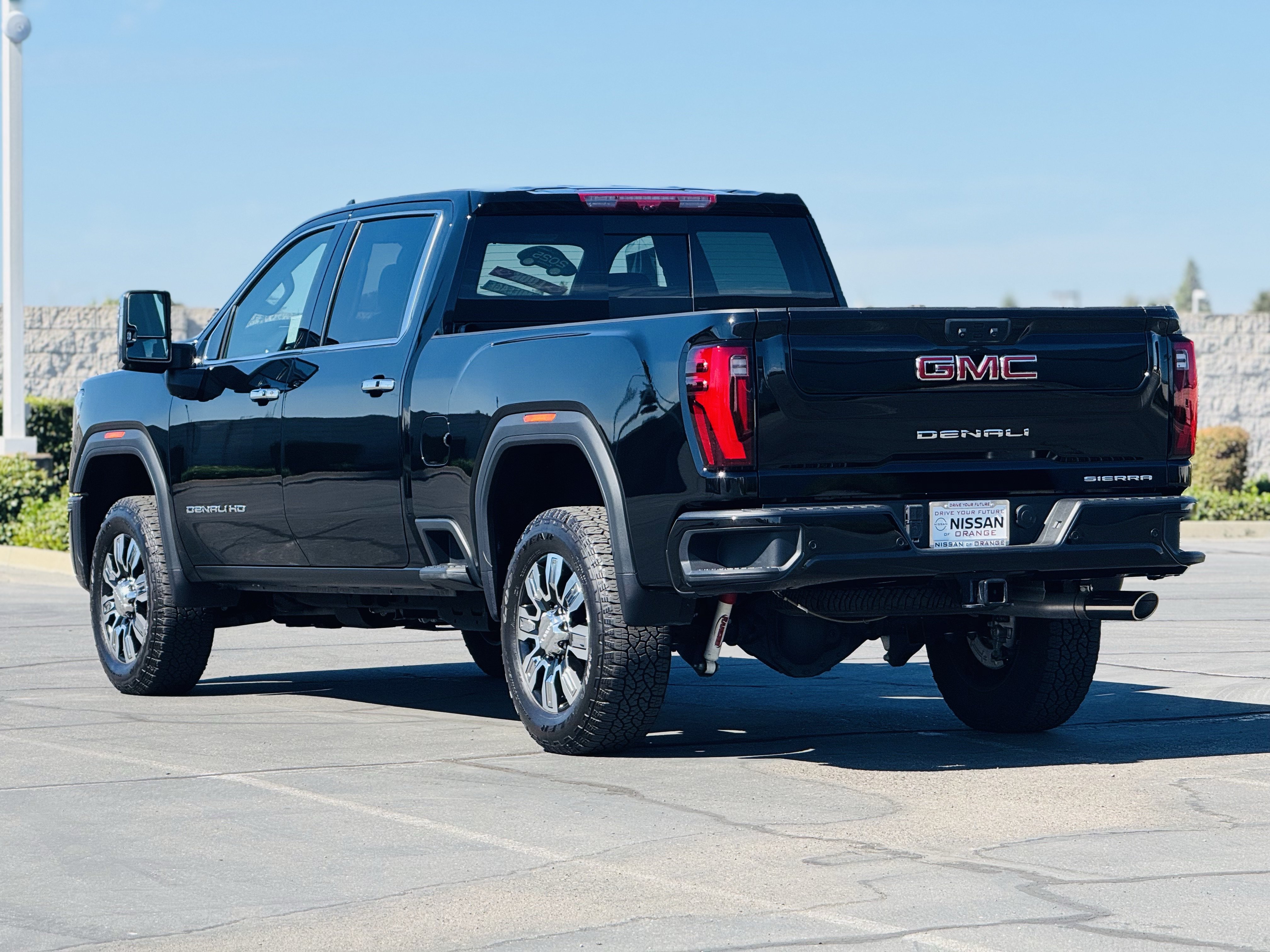 Certified 2025 GMC Sierra 2500 Denali w/ Technology Package AWD/4WD image 5