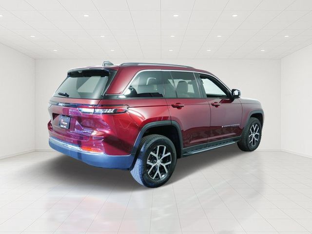Used 2023 Jeep Grand Cherokee Limited w/ Luxury Tech Group II AWD/4WD image 7