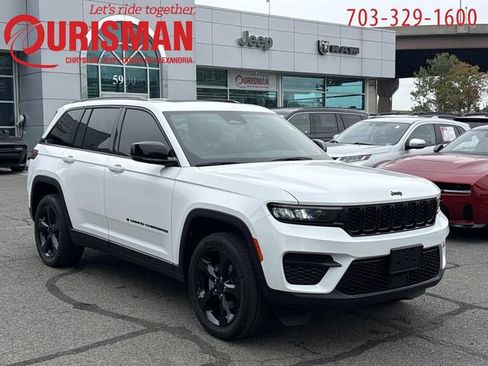 Used 2023 Jeep Grand Cherokee Altitude AWD/4WD image 1