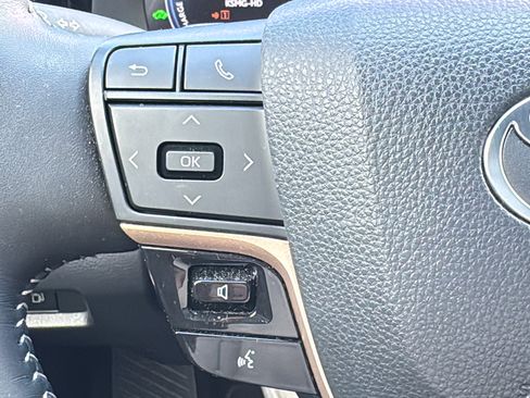 Used 2025 Toyota Crown Platinum image 23