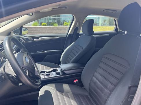 Used 2019 Ford Fusion SE AWD/4WD image 10