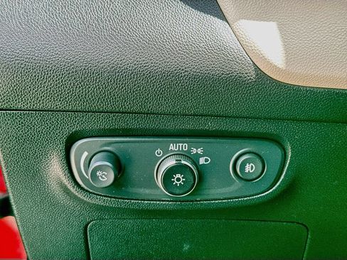 Used 2021 Buick Encore GX Preferred FWD image 18