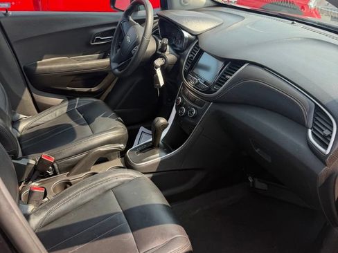 Used 2017 Chevrolet Trax LS AWD/4WD image 9