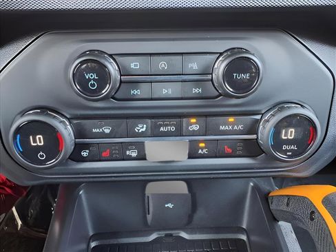 Used 2024 Ford Bronco Badlands image 25