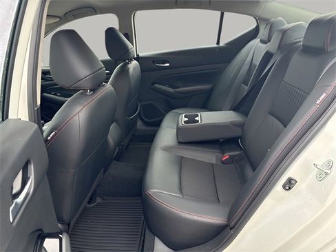 Used 2024 Nissan Altima 2.5 SR image 17