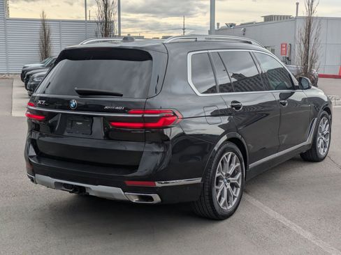 Used 2023 BMW X7 xDrive40i w/ Premium Package image 3