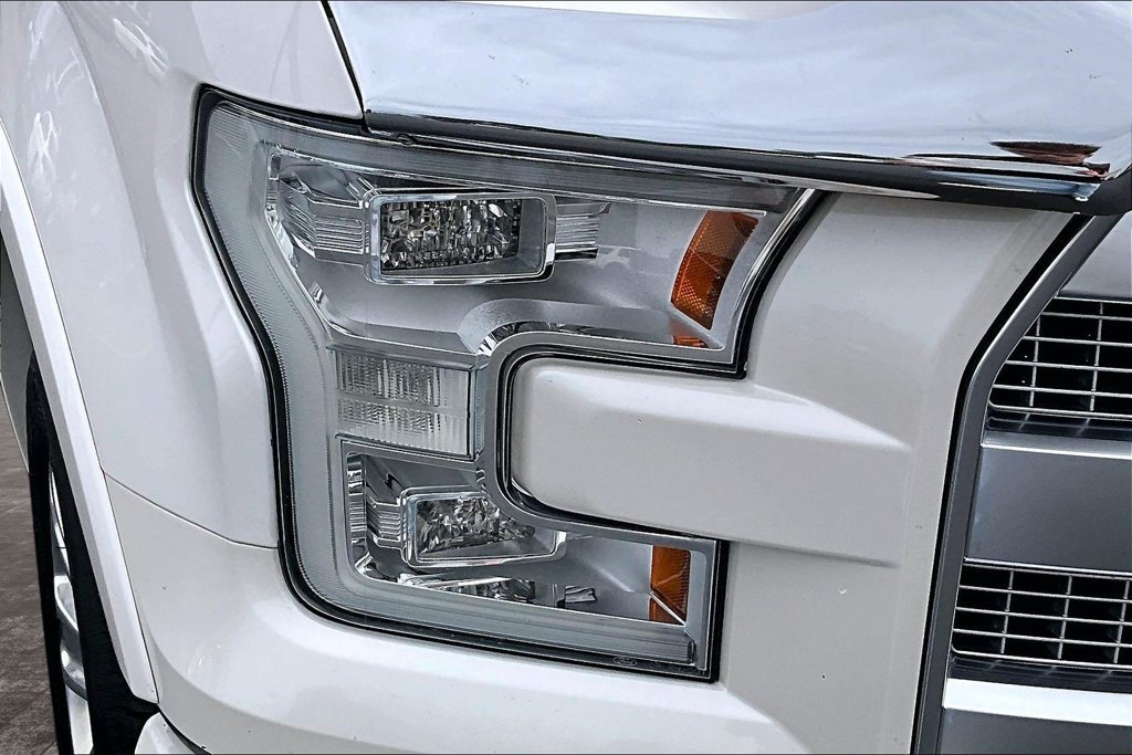 Used 2016 Ford F150 Platinum w/ Equipment Group 701A Luxury AWD/4WD image 31