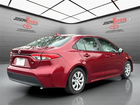 Used 2023 Toyota Corolla LE image 4