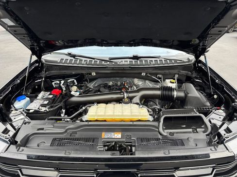 Used 2025 Ford Expedition Platinum AWD/4WD image 30