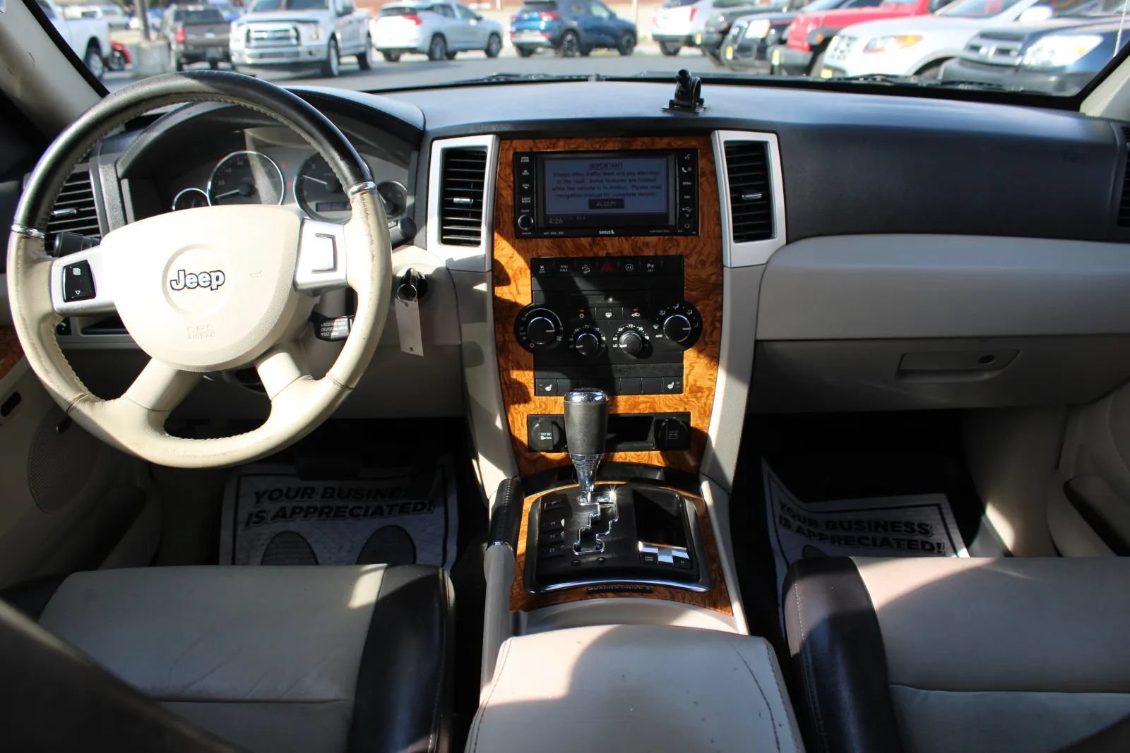 Used 2010 Jeep Grand Cherokee Limited w/ Trailer Tow Group IV AWD/4WD image 37