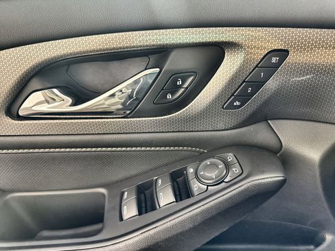 Used 2022 Chevrolet Traverse Premier w/ Redline Edition image 15