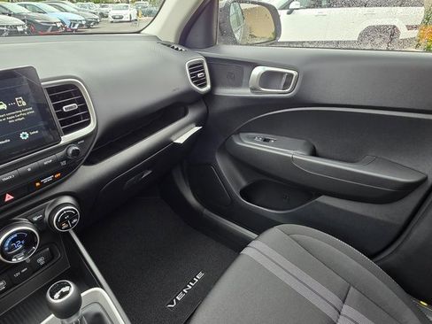 New 2025 Hyundai Venue SEL image 33