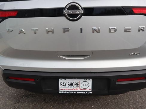 Certified 2024 Nissan Pathfinder S image 33
