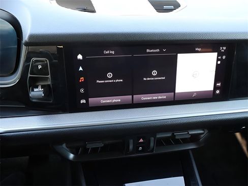 Used 2025 Porsche Cayenne w/ Premium Package image 22