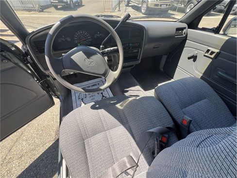 Used 1992 Toyota Pickup Deluxe image 15