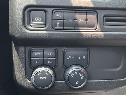 Used 2023 Chevrolet Tahoe RST AWD/4WD image 30