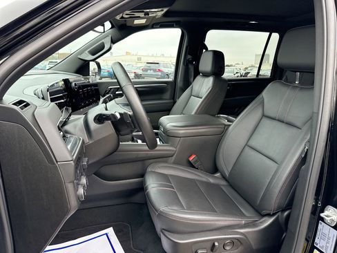 Used 2025 Chevrolet Suburban RST w/ Sun And Tow Package image 13