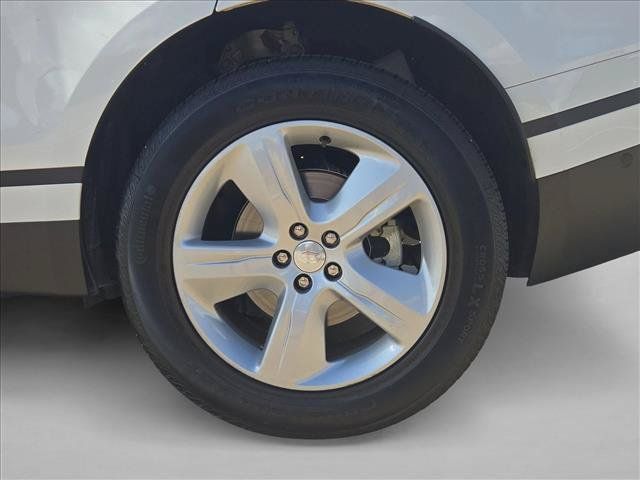 Used 2026 Land Rover Range Rover Velar S AWD/4WD image 9