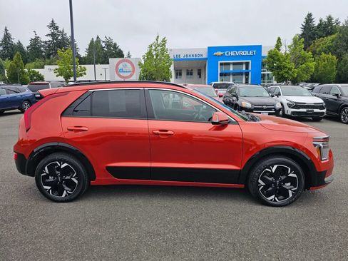 Certified 2023 Kia Niro Wind w/ Wind Preserve Package FWD image 4