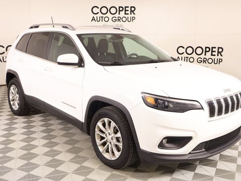 Used 2019 Jeep Cherokee Latitude w/ Popular Appearance Group FWD image 1