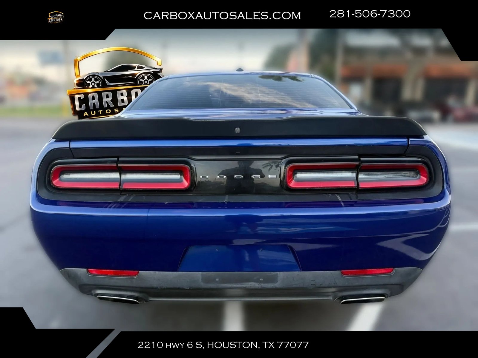 Used 2020 Dodge Challenger SXT w/ Blacktop Package RWD image 4