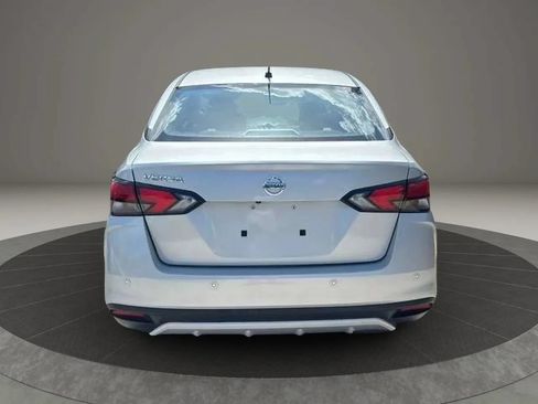 Used 2020 Nissan Versa S FWD image 4