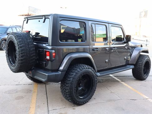 Used 2020 Jeep Wrangler Unlimited Sahara image 5