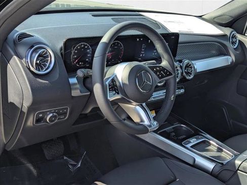 New 2025 Mercedes-Benz GLB 250 image 3