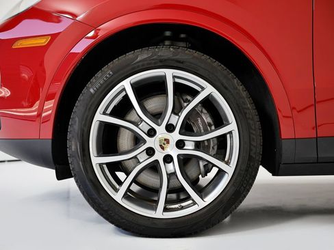 Certified 2023 Porsche Cayenne Coupe AWD/4WD image 13