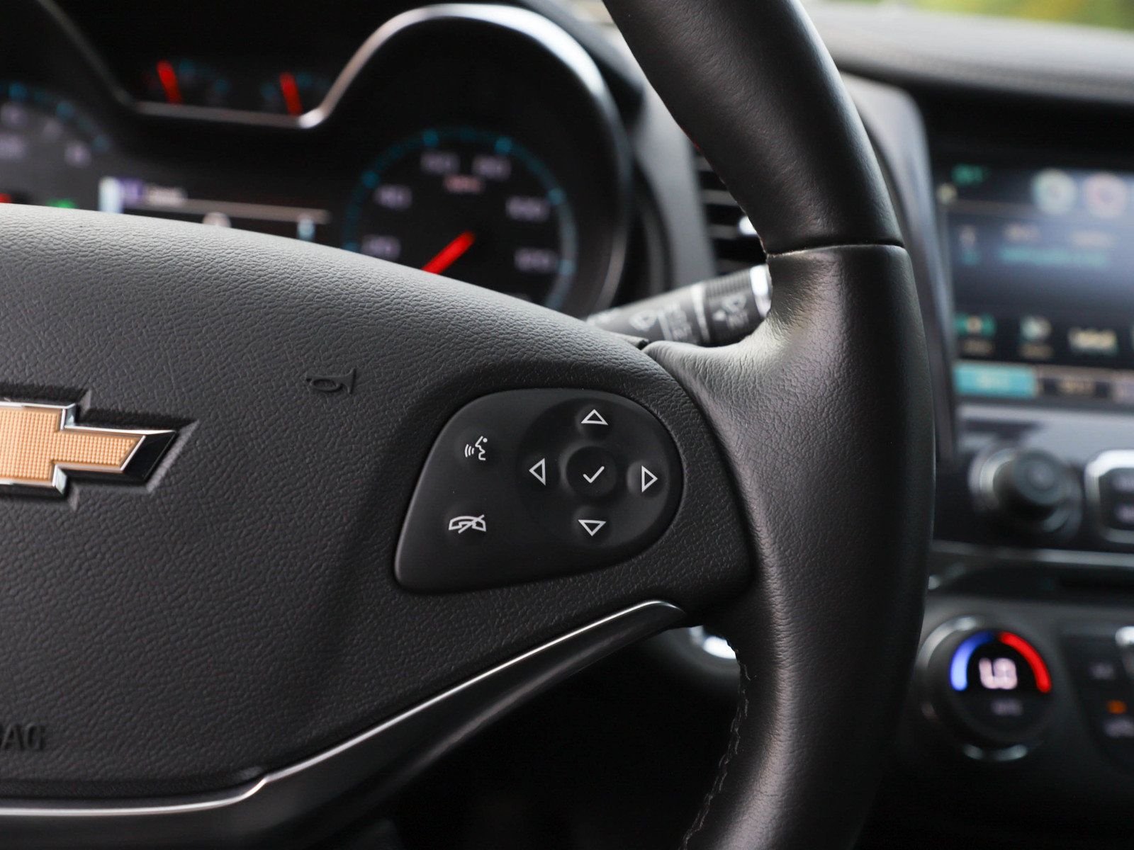 Used 2016 Chevrolet Impala LTZ FWD image 25